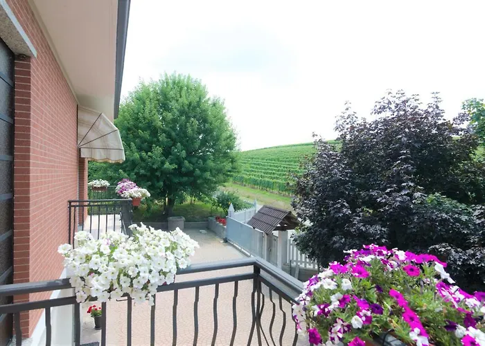 Da Laura E Aldo Bed and breakfast Neive